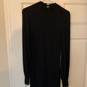 Black bodycon long sleeved dress